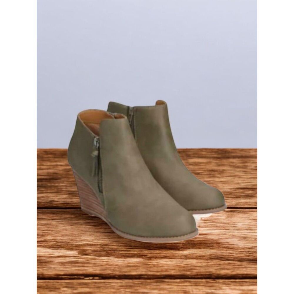 Report Footwear Ankle Wedge Booties Size 8.5 Olive Green Zipper Side Detail